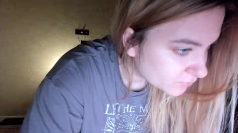Snapshot of ambrosia__ chatting on September 30, 12:10 am ambrosia__ online show from September 30, 12:10 am