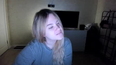 Snapshot of ambrosia__ chatting on October 10, 10:36 pm ambrosia__ online show from October 10, 10:36 pm