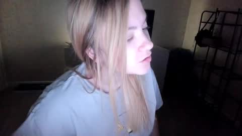 Snapshot of ambrosia__ chatting on October 8, 12:40 am ambrosia__ online show from October 8, 12:40 am