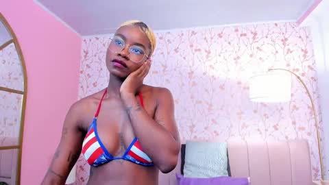 Amelia Adams online show from October 20, 7:19 pm