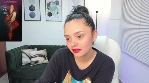 Snapshot of amelia_cheerry chatting on February 6, 11:53 am amelia online show from February 6, 11:53 am