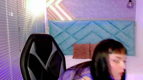 Snapshot of amelia_fry chatting on March 1, 10:24 am amelia_fry online show from March 1, 10:24 am