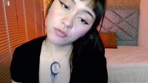 Snapshot of amelia_fry chatting on March 7, 6:46 am amelia_fry online show from March 7, 6:46 am