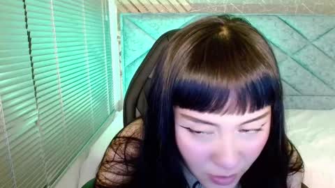 Snapshot of amelia_fry chatting on March 6, 3:35 am amelia_fry online show from March 6, 3:35 am