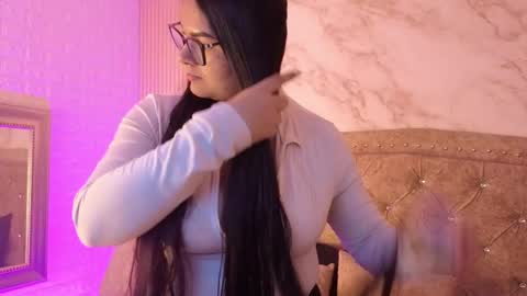 AMELIA CASTELL  online show from March 26, 11:26 am