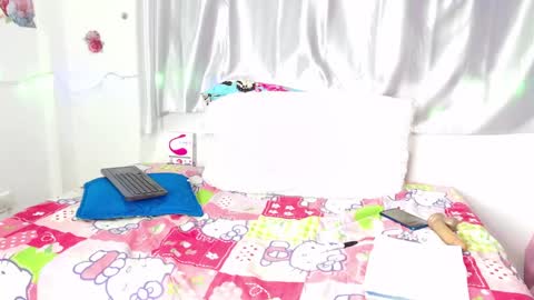 amelie brown online show from February 9, 7:37 am