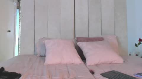 Snapshot of amelie_noir chatting on September 15, 3:41 am Amelie online show from September 15, 3:41 am