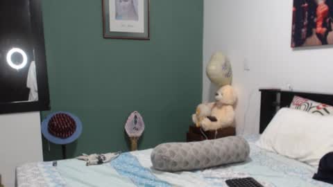 Lucian online show from September 19, 1:54 am