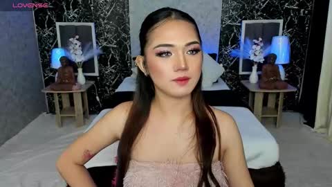 Snapshot of amethyst_claire chatting on September 16, 2:53 pm Claire online show from September 16, 2:53 pm