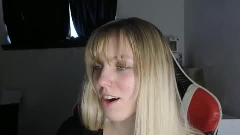 amethystmoon18 online show from February 23, 9:17 pm