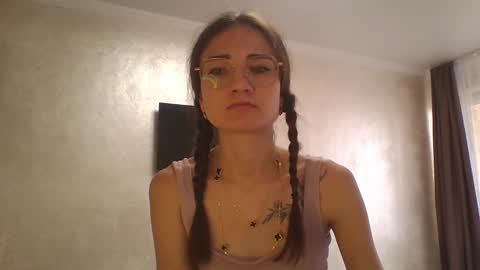 Julia  online show from October 13, 6:15 am