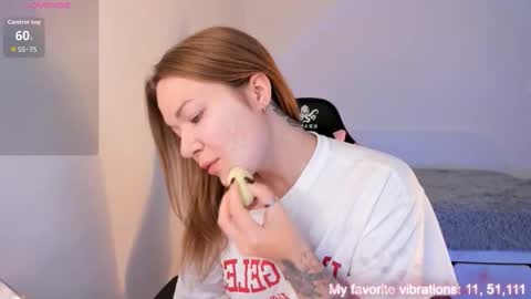 Hi-hi I am Kate welcome to my sexy room online show from November 9, 1:03 pm