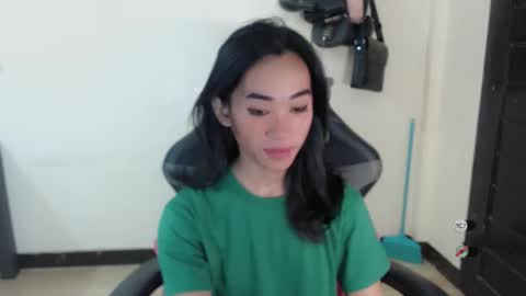 Snapshot of ami_lewis chatting on October 9, 2:17 am JOANNA online show from October 9, 2:17 am