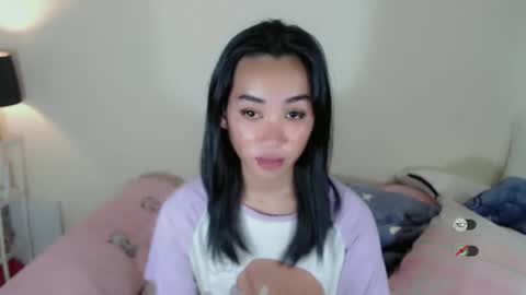 Snapshot of ami_lewis chatting on October 3, 5:16 am JOANNA online show from October 3, 5:16 am