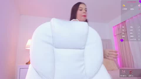 Snapshot of ami_sweet_18 chatting on October 14, 12:13 am Ami online show from October 14, 12:13 am