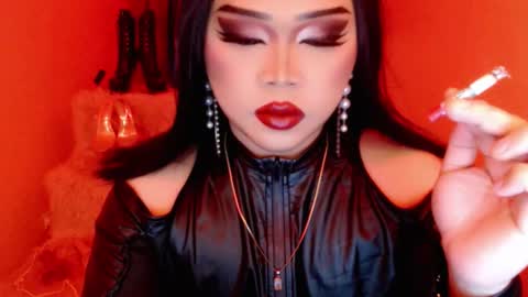 Queen Mireska online show from March 8, 5:50 pm