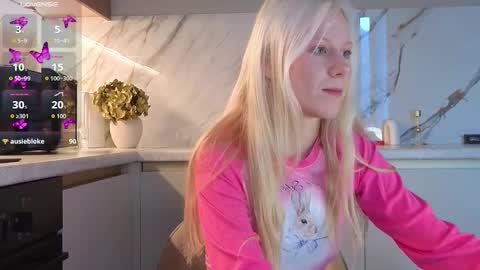 Snapshot of amili_kron chatting on October 13, 11:01 am MY NAME IS AMILI WELCOME TO MY ROOM online show from October 13, 11:01 am