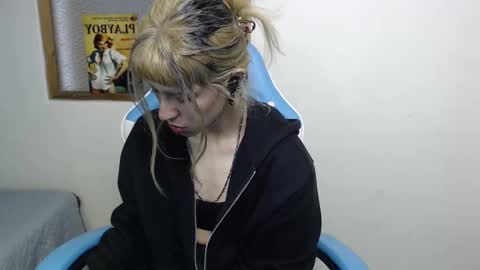 Snapshot of amnesiia_ chatting on September 13, 2:08 pm Amnesia online show from September 13, 2:08 pm
