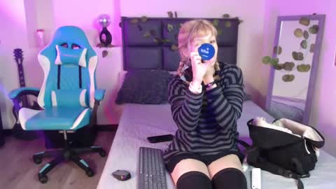 Snapshot of amnesiia_ chatting on October 3, 12:24 pm Amnesia online show from October 3, 12:24 pm