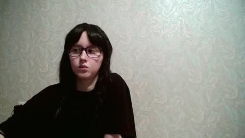 Amomira honeyx online show from December 16, 7:15 am