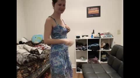Snapshot of amoramystic chatting on September 17, 3:54 am Amora Mystic online show from September 17, 3:54 am