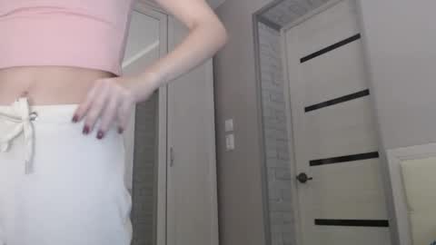 miss unforgettable online show from November 19, 8:46 am