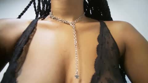 Snapshot of amunetlover chatting on January 25, 3:19 am shantel online show from January 25, 3:19 am