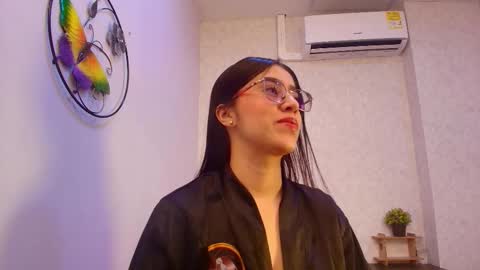 amy__wats0n online show from December 5, 7:33 pm