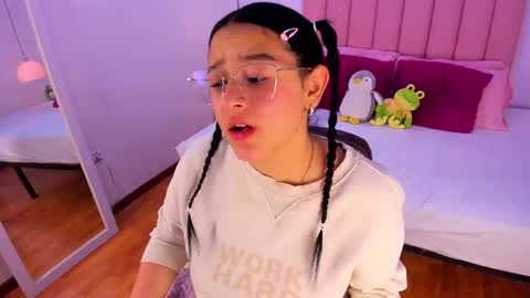 Aleja   online show from November 14, 10:55 pm