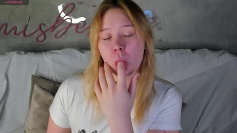 Snapshot of amy_kimberlly chatting on September 20, 11:52 pm Amy online show from September 20, 11:52 pm