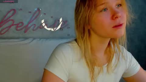 Snapshot of amy_kimberlly chatting on September 18, 12:03 am Amy online show from September 18, 12:03 am