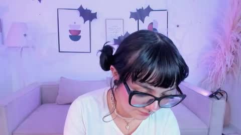 Hello I am Allison Welcome to my room and let is  have a good time together whith me online show from October 25, 11:49 pm