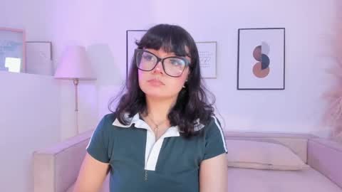 Snapshot of amy_lit chatting on October 20, 8:36 pm Hello I am Allison Welcome to my room and let is have a good time together whith me online show from October 20, 8:36 pm