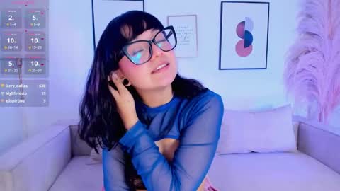 Snapshot of amy_lit chatting on October 5, 12:08 am Hello I am Allison Welcome to my room and let is have a good time together whith me online show from October 5, 12:08 am