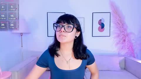 Snapshot of amy_lit chatting on October 13, 7:49 pm Hello I am Allison Welcome to my room and let is have a good time together whith me online show from October 13, 7:49 pm