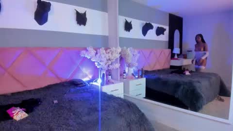 Snapshot of amy_miller2 chatting on September 26, 10:07 pm Amy online show from September 26, 10:07 pm