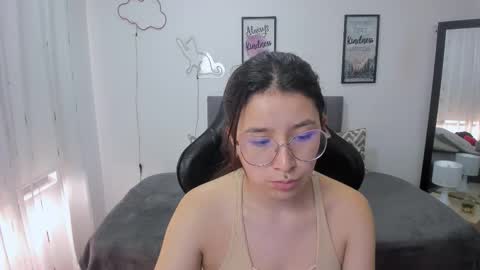 Snapshot of amy_sophiaa chatting on October 3, 1:19 pm Amy sophia 3 online show from October 3, 1:19 pm