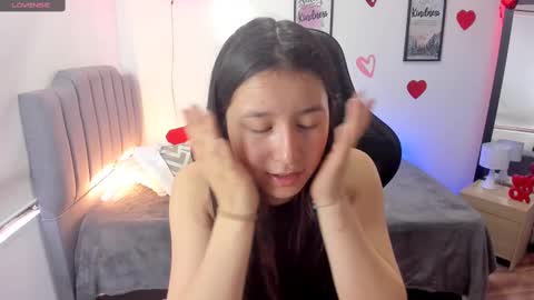 Snapshot of amy_sophiaa chatting on February 20, 1:40 pm Amy sophia 3 online show from February 20, 1:40 pm