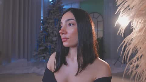 Amy Armstrong online show from December 22, 9:10 pm