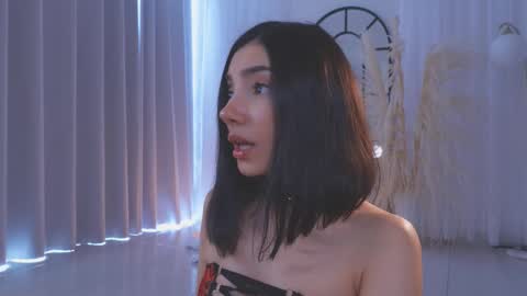 Amy Armstrong online show from November 4, 8:32 pm