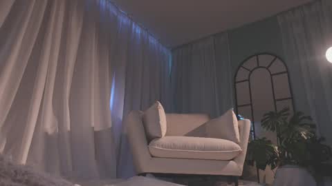 Amy Armstrong online show from February 10, 10:57 pm