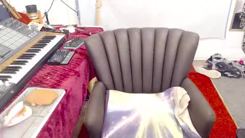 Trashely Gimpson online show from November 13, 11:35 am