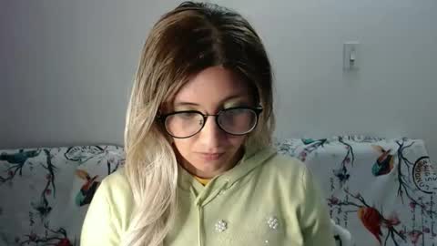 amycosplay99 online show from January 3, 7:06 am