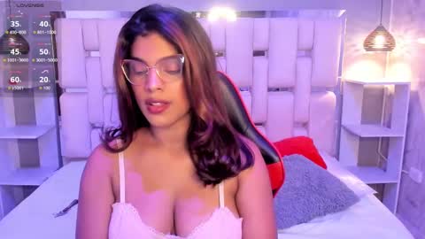 Snapshot of amyevan_ chatting on October 14, 8:45 pm amyevan_ online show from October 14, 8:45 pm