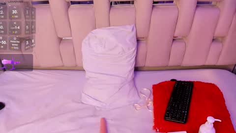 Snapshot of amyevan_ chatting on October 3, 11:24 pm amyevan_ online show from October 3, 11:24 pm
