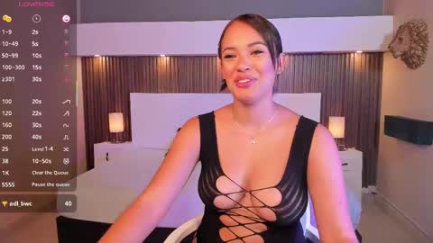 Snapshot of amyjohnsonn chatting on October 6, 3:19 pm amyjohnsonn online show from October 6, 3:19 pm