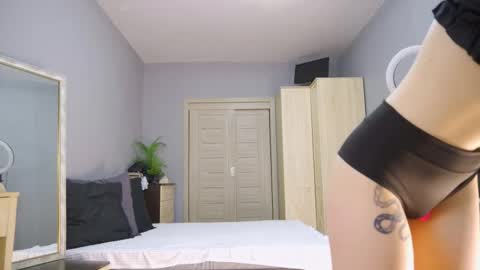 amylanee online show from September 24, 8:43 am