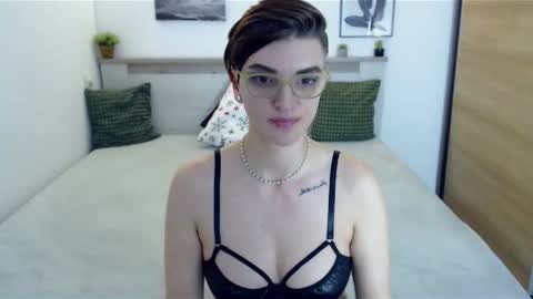 Hi there guys  My pleasure in your hands  pvt is open online show from November 30, 9:44 pm