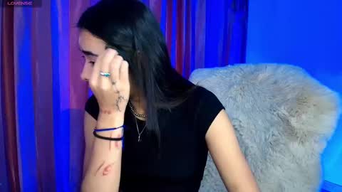 Snapshot of amyolimpo chatting on September 10, 2:23 am Amy ... Nice to meet u thumb up me please its important online show from September 10, 2:23 am
