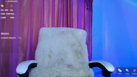 Snapshot of amyolimpo chatting on September 21, 10:14 pm Amy ... Nice to meet u thumb up me please its important online show from September 21, 10:14 pm